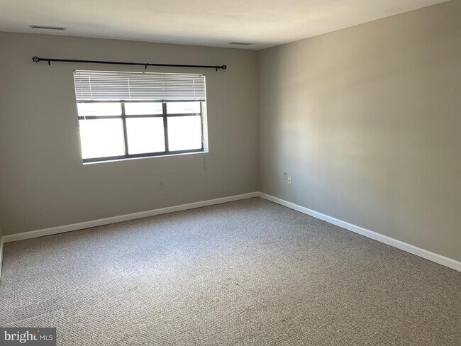 Building Photo - 2702 Lighthouse Point E