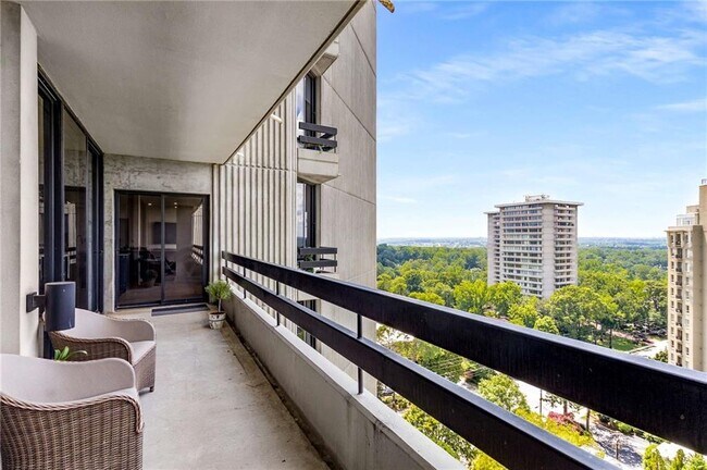 Building Photo - 2660 Peachtree Rd