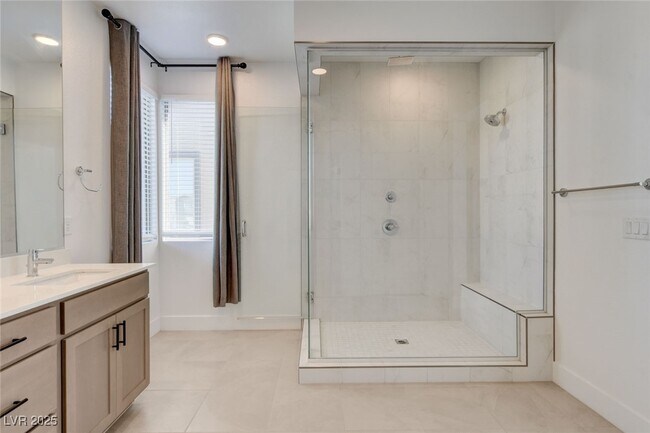 Building Photo - 1305 Azure Jay Ave