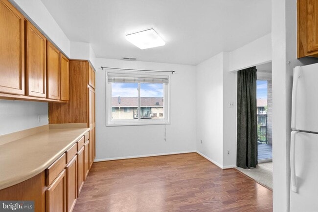 Building Photo - 6284 Rose Hill Dr