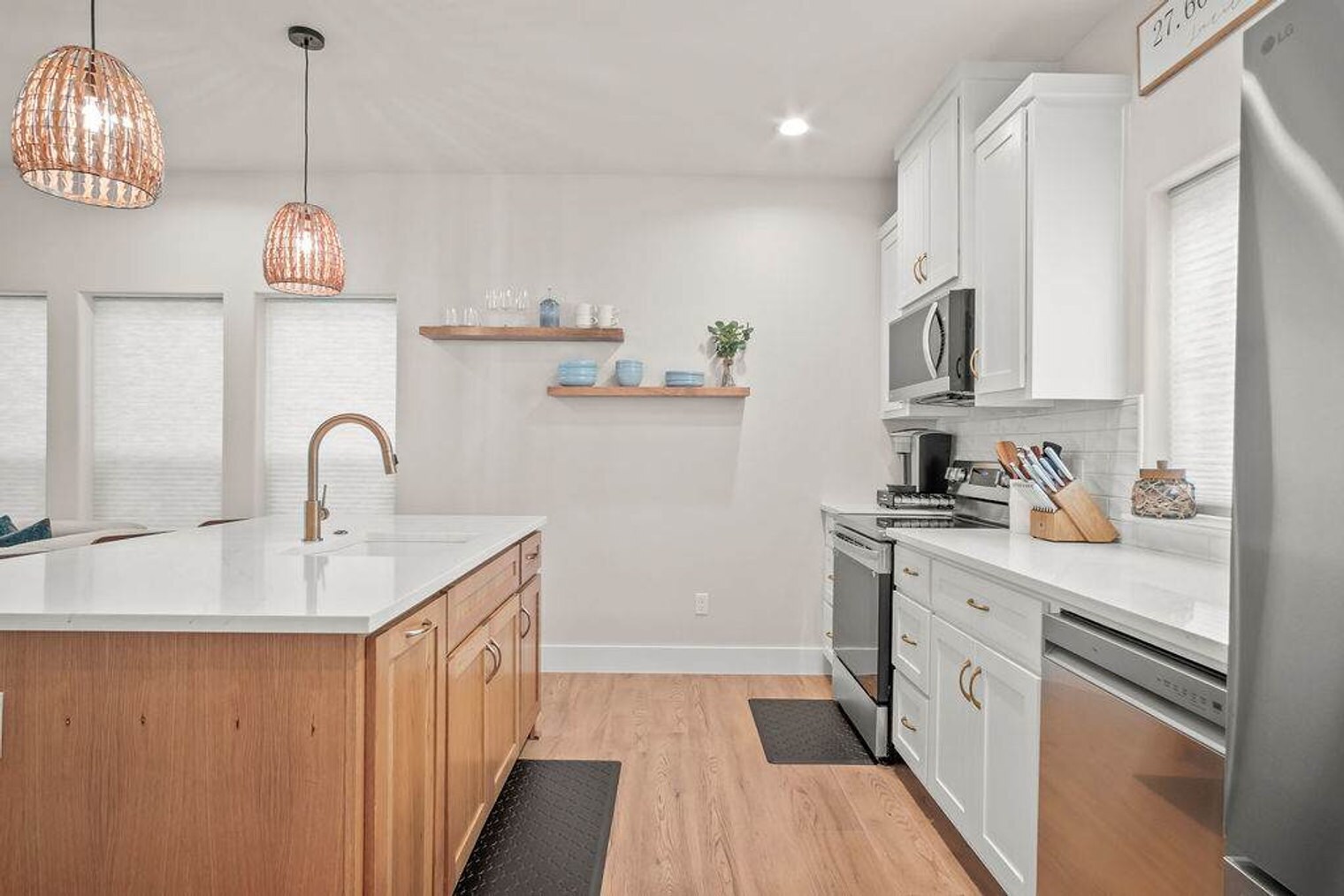 Building Photo - 14943 Leeward Dr
