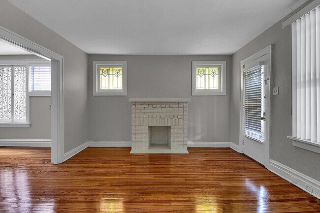 Building Photo - 7009 Amherst Ave
