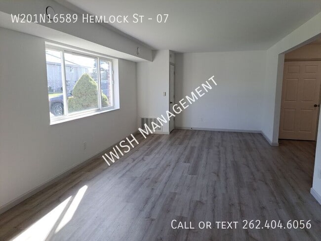 Building Photo - W201N16589 Hemlock St