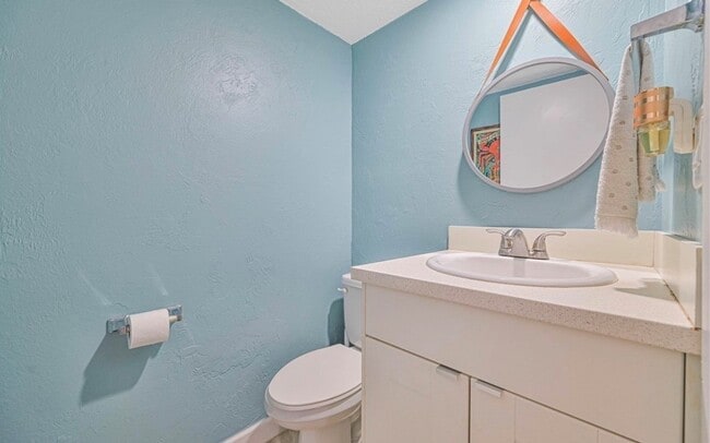 Building Photo - 1430 Park Shore Cir