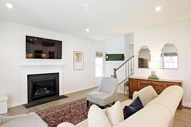 Building Photo - Spacious Pet-Friendly N. Albemarle Co Home With Fenced Backyard
