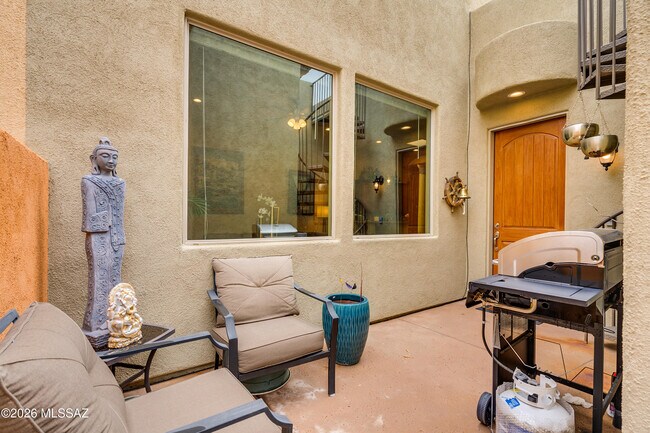Building Photo - 1105 Lombard Way