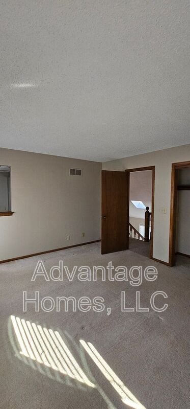 Building Photo - 11905 W 117th Terrace