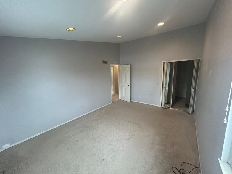 Building Photo - 31164 Country Way