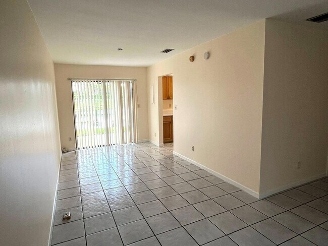 Building Photo - 4105 Inlet Cir