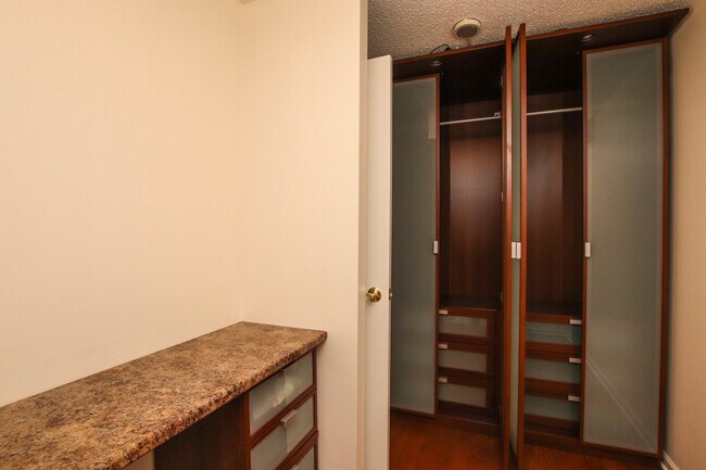 Building Photo - 195 N Harbor Dr