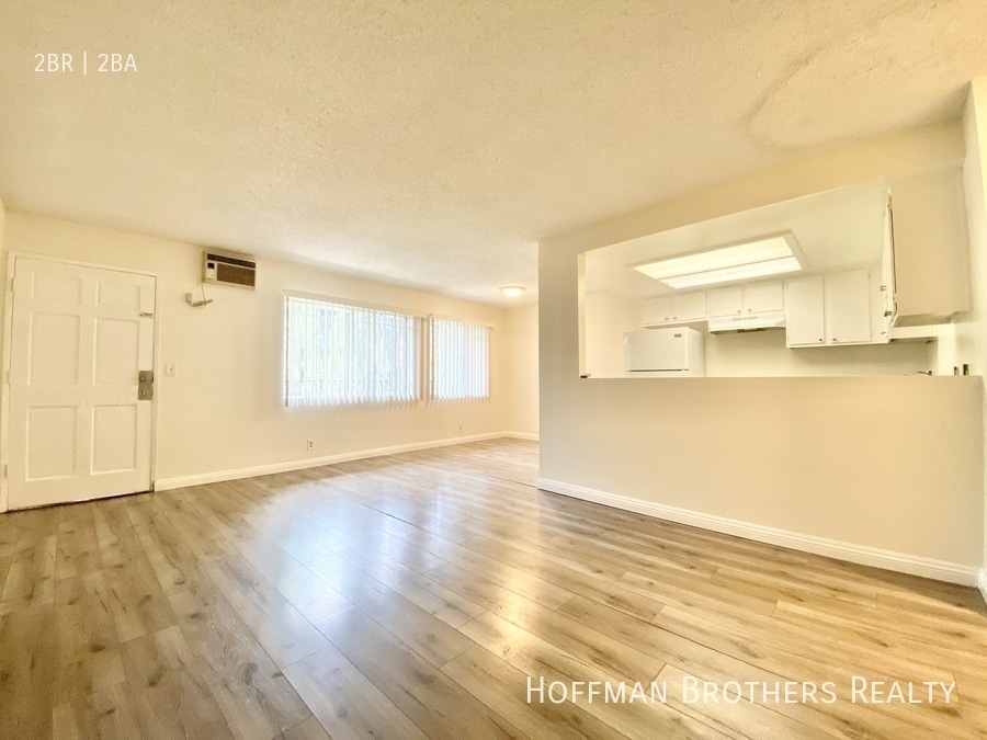 Building Photo - 815 Centinela Ave
