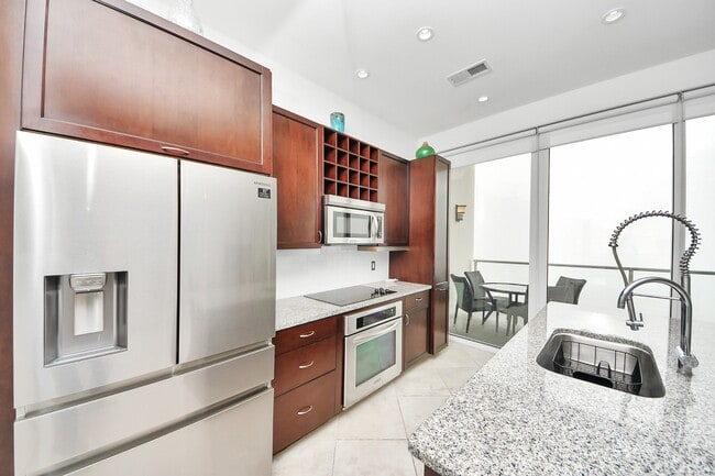 Building Photo - 10327 Termini-San Luis Pass Rd