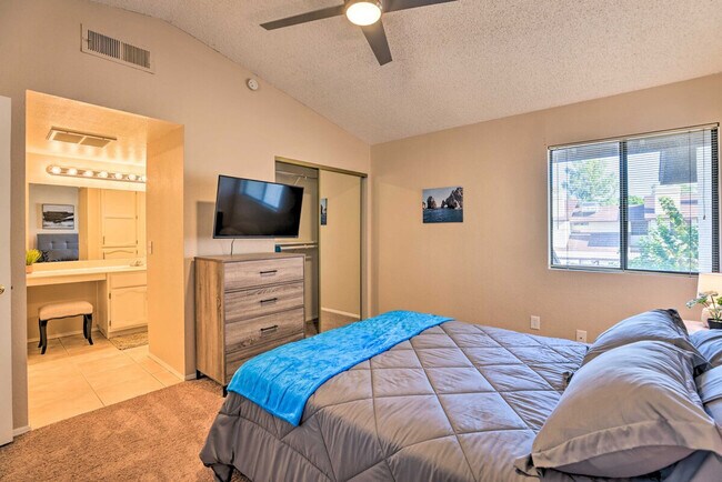 Building Photo - 170 E Guadalupe Rd