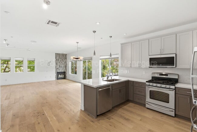 Building Photo - 4147 Bachman Pl