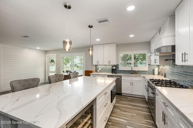 Building Photo - 407 Sandpiper Dr