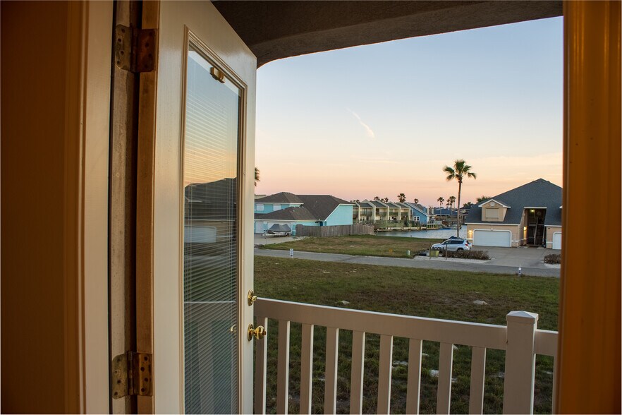 Building Photo - 13969 Ports O Call Dr