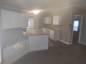 Building Photo - 128 Kelley Rd W