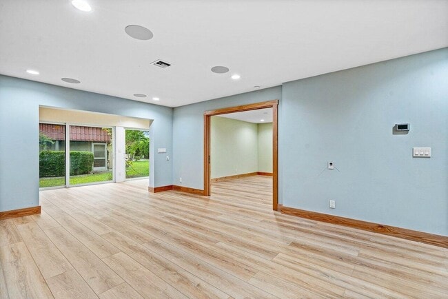 Building Photo - 289 Cape Cod Cir