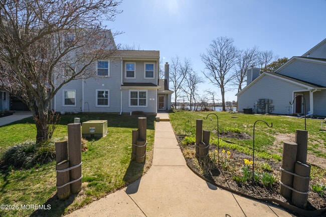 Building Photo - 222 Waters Edge Dr