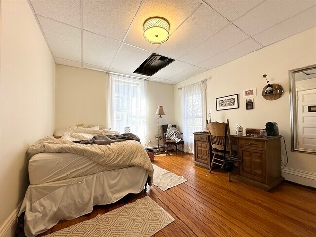 Building Photo - 46 Dana St