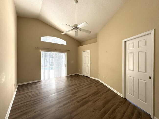 Building Photo - 4952 Hook Hollow Cir
