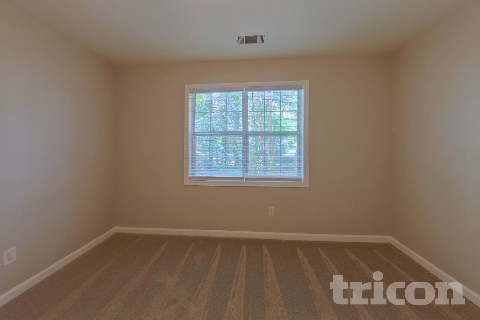 Building Photo - 12264 Crestwood Ct