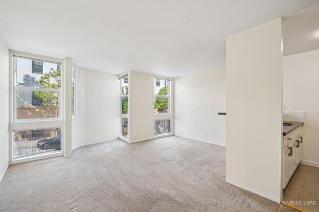 Building Photo - 2920 Polk St