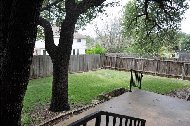 Building Photo - 507 Las Colinas Dr