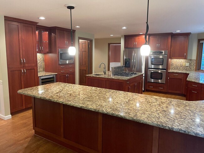 Building Photo - Golf Course Home in Mill Creek!