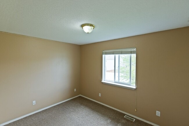 Building Photo - Home In the Landings