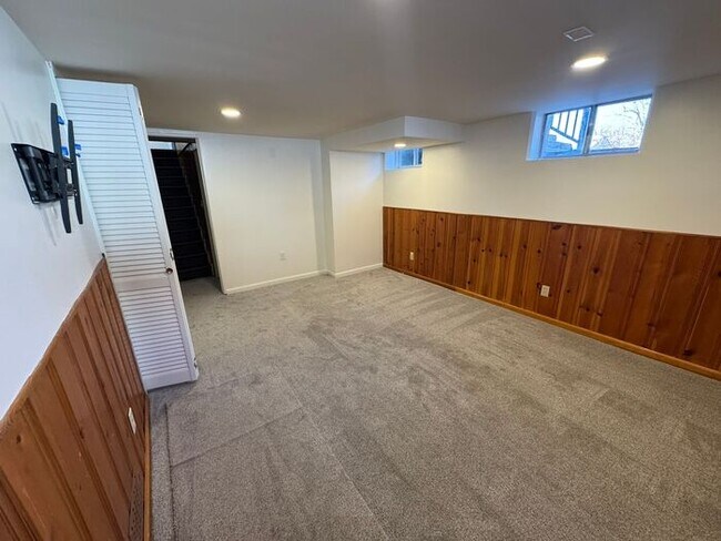 Building Photo - Millcreek Canyon Rim updated 3 bed 2 bath home