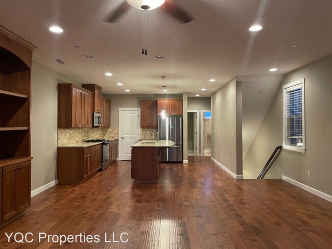 Building Photo - 4 br, 3 bath House - 4221 NW Sage Loop