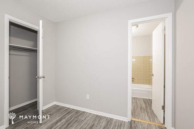 Building Photo - 204 Cherryview Ln