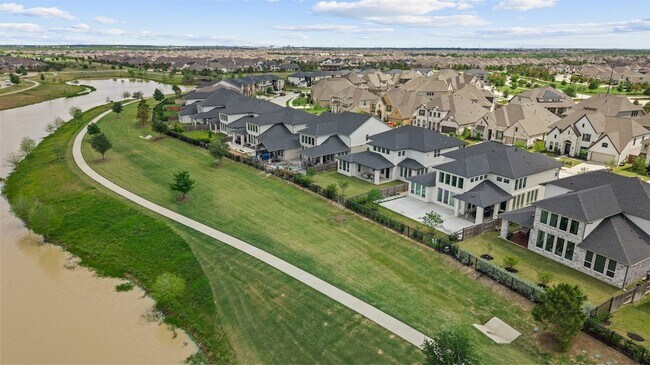 Building Photo - 24418 Green Buffalograss Trl