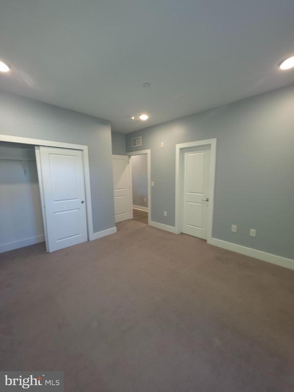 Building Photo - 3925 Haverford Ave