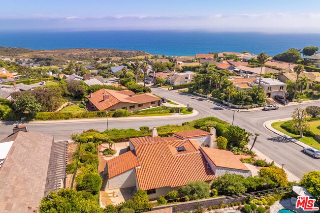 Building Photo - 3636 Malibu Country Dr