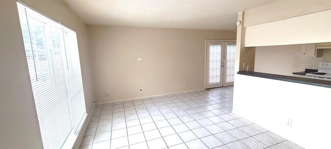 Primary Photo - 5808 Wellington Dr