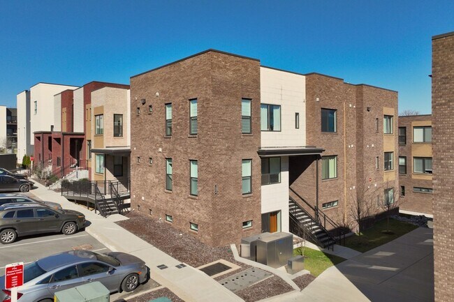 Building Photo - **2022-BUILT CONDO IN THE HEART OF WEDGEWOOD-HOUSTON WALKING DISTANCE TO GEODIS PARK**