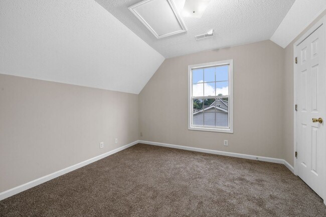Building Photo - 3 Bedroom Pet friendly Home For Rent Near ...
