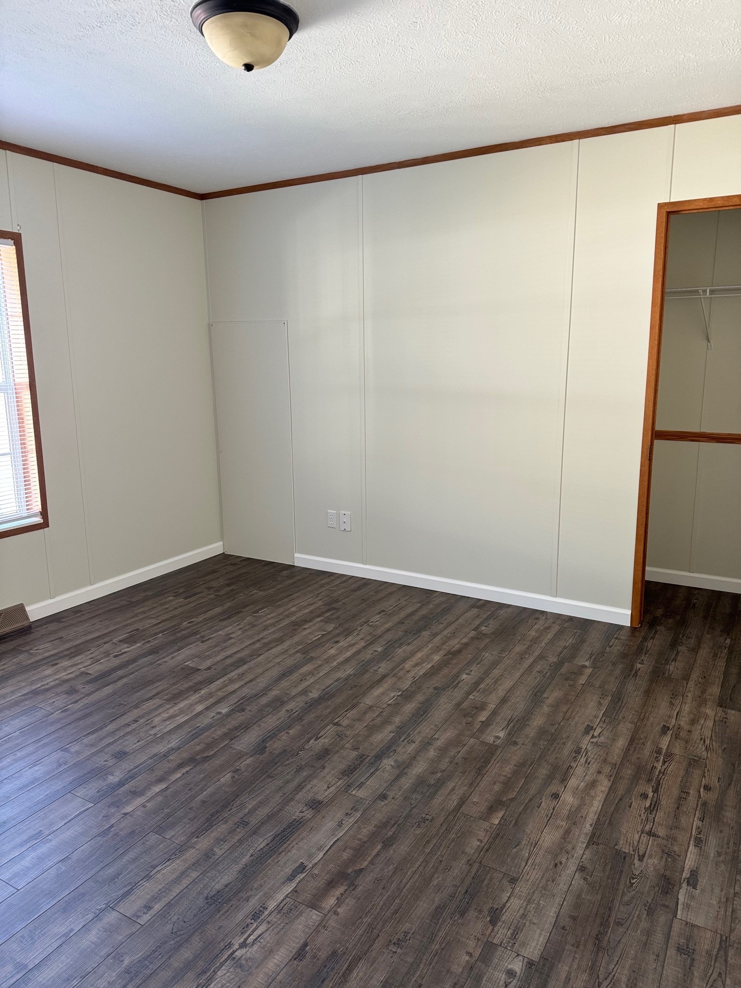 Building Photo - 13 Fern Ln