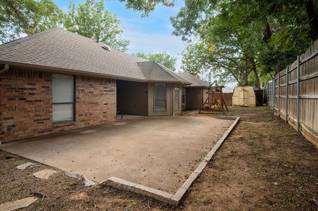 Building Photo - 2208 Timberglen Dr