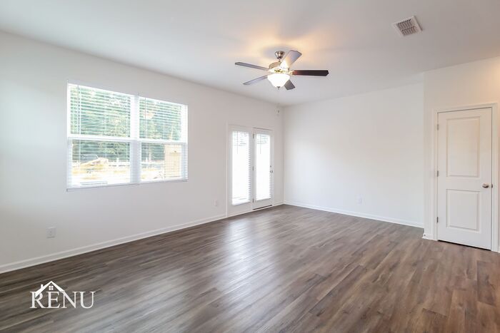 Building Photo - 3085 Calcutta St