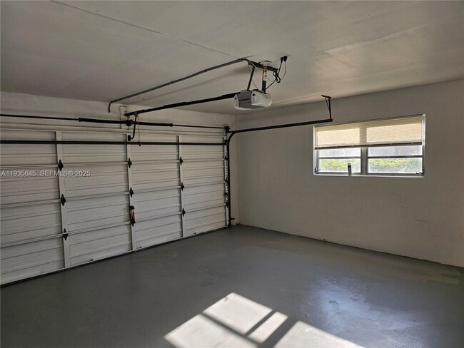 Building Photo - 3580 NW 110th Ln