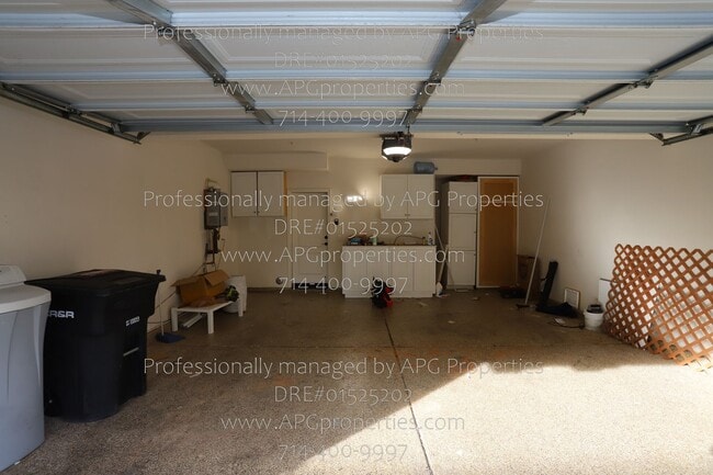 Building Photo - 8057 Sorrento Ln