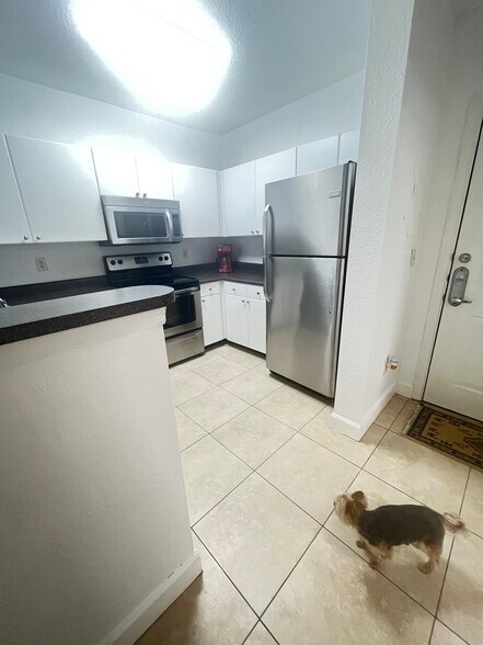 Building Photo - 304 E South St