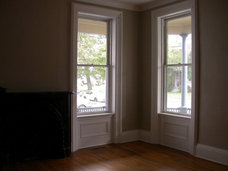 Building Photo - 110 Stone St