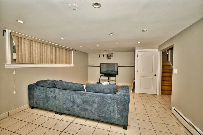 Building Photo - 5200 Madison St