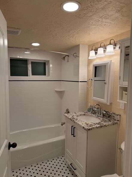 Building Photo - 452 S 800 E