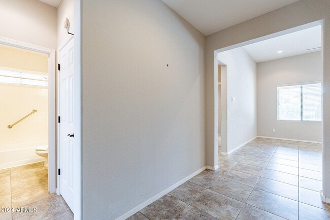 Building Photo - 2623 E San Mateo Dr