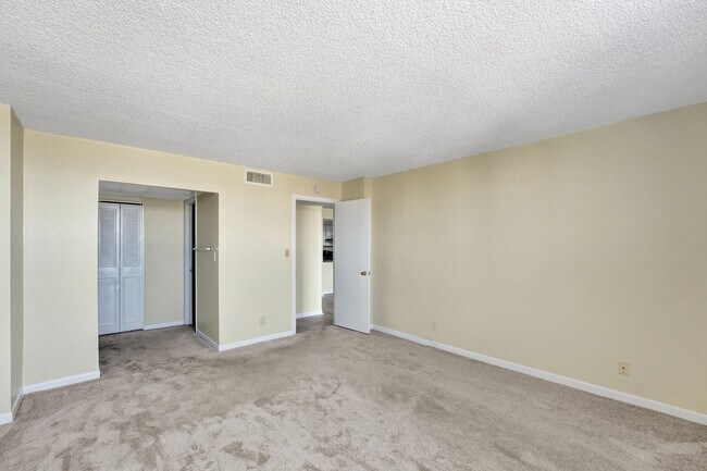 Building Photo - 12 Royal Palm Way